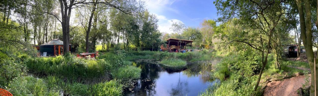 Eco-Camping De Helleborus, Yurt, Bell & Safari Tent, Pipo, Caravans, Dorms And Units Groningen Eksteriør bilde